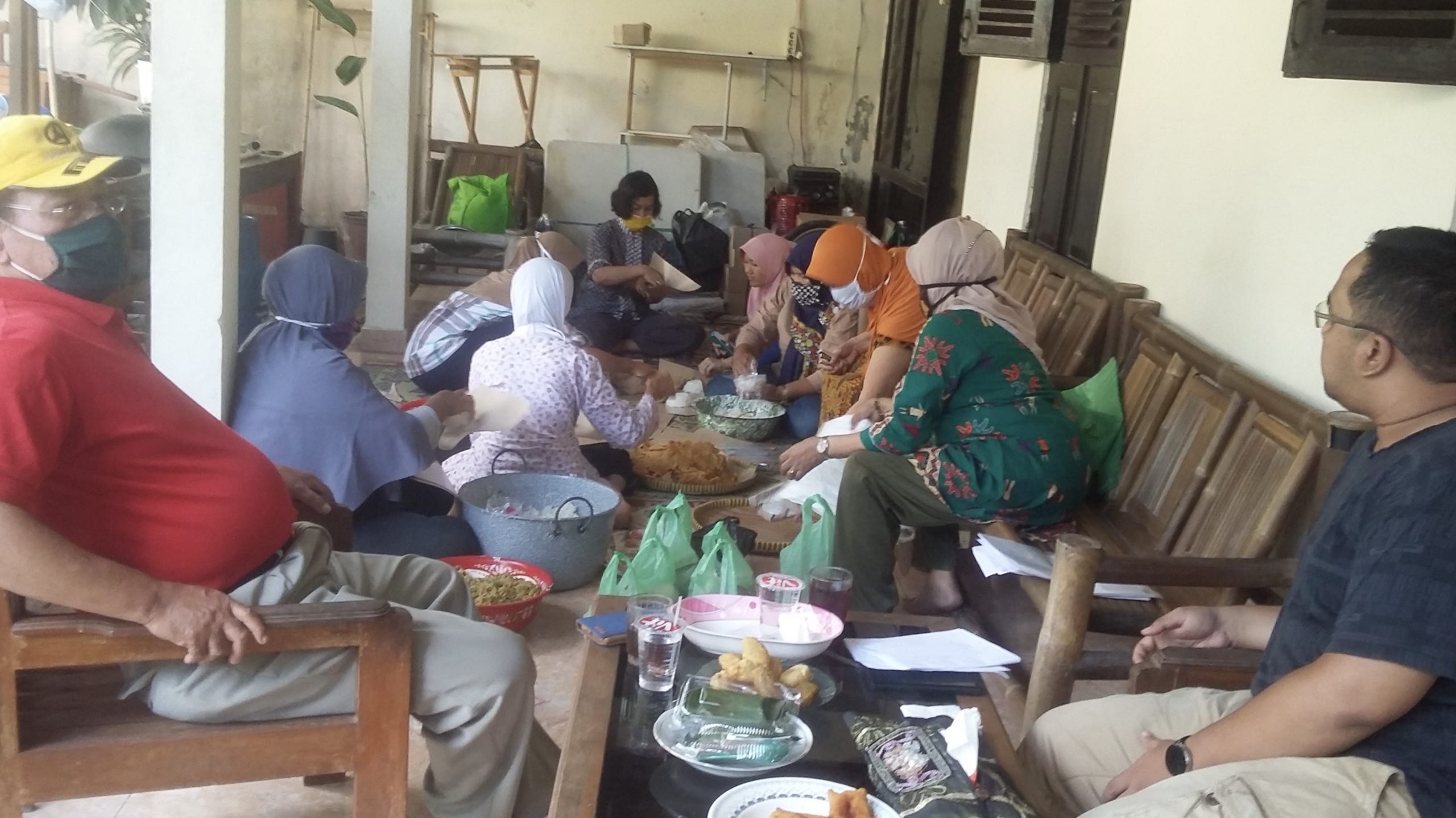Lumbung Pangan Sediakan 200 Nasi Bungkus untuk Anak Kos Setiap Hari