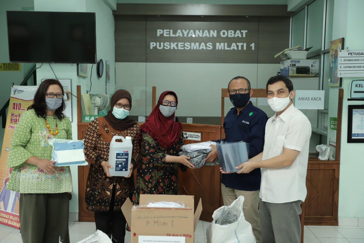 UGM-New Zealand Salurkan Bantuan Perlengkapan APD ke Fasilitas Kesehatan di Yogyakarta