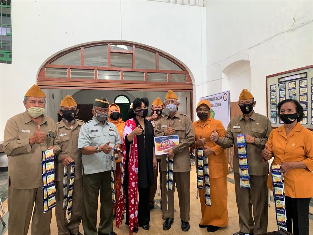 Entrasol dan Yayasan Anne Avantie Berbagi Kasih dan Memotivasi Lansia Agar Tetap Berkarya