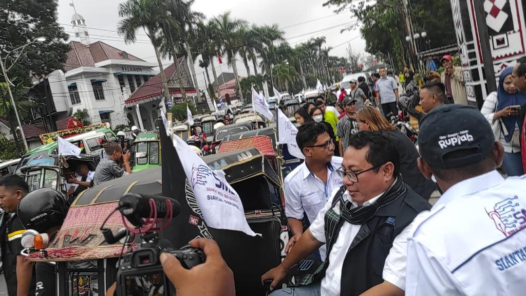 Ekspedisi Toba- HPN 2023: Asyiknya Jalan-Jalan Sore dengan Becak Motor Siantar