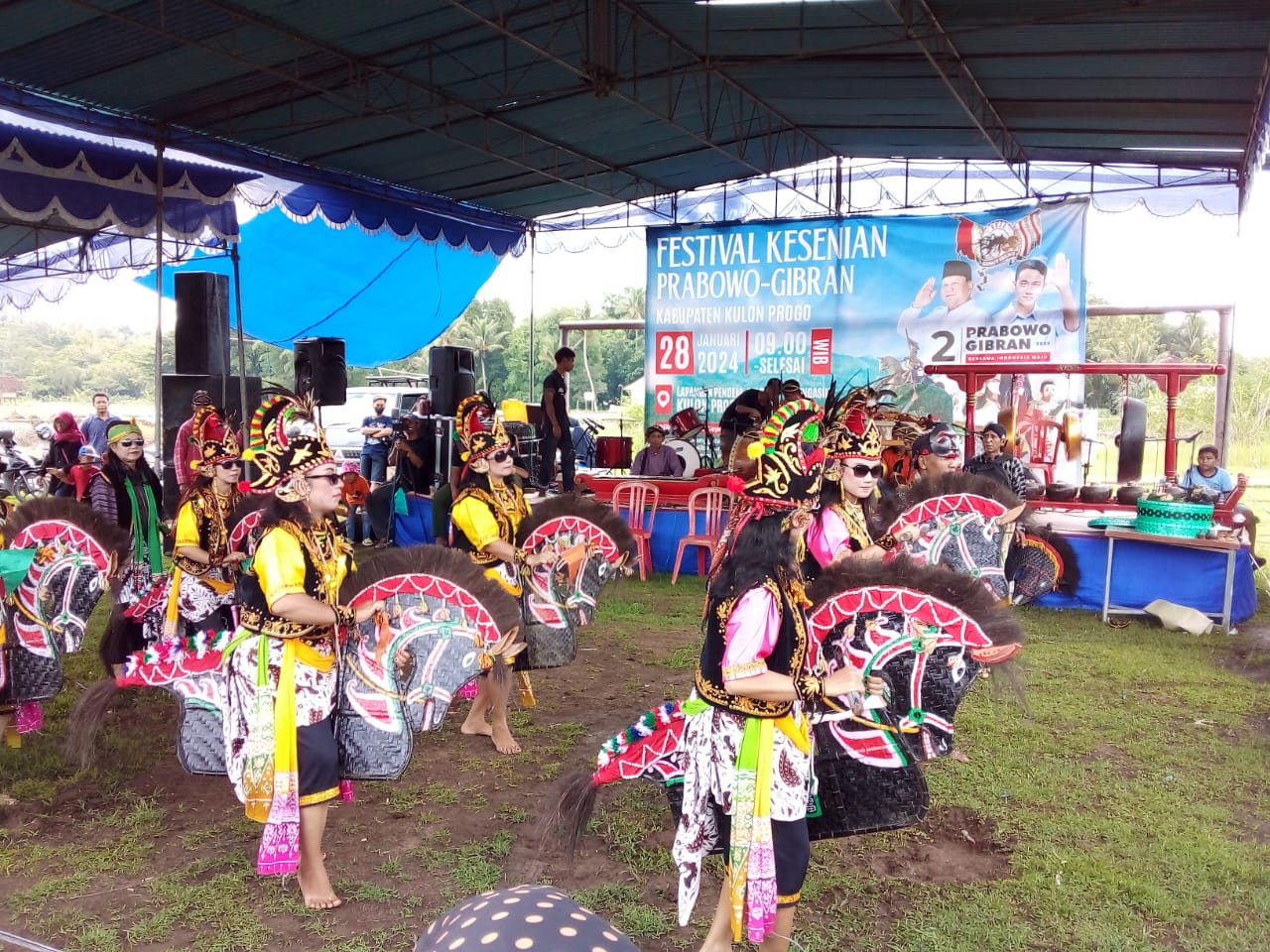 Hibur Warga Kulonprogo, Relawan Prabowo Gibran Rejo Semut Ireng Gelar Festival Kesenian Tradisional