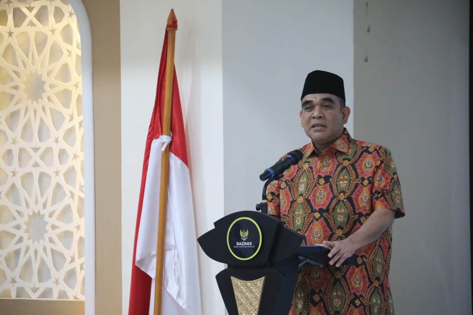 Sekjen Gerindra Serahkan Dana Bantuan Hasil Lelang Sapi Miliknya ke Baznas untuk Palestina