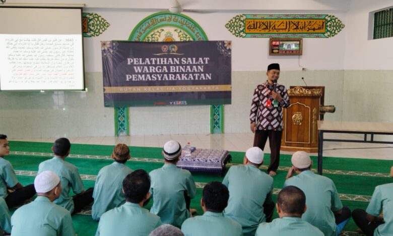 Penyuluh Wirobrajan Narsum Pelatihan Sholat di Rutan Kelas IIA Yogya